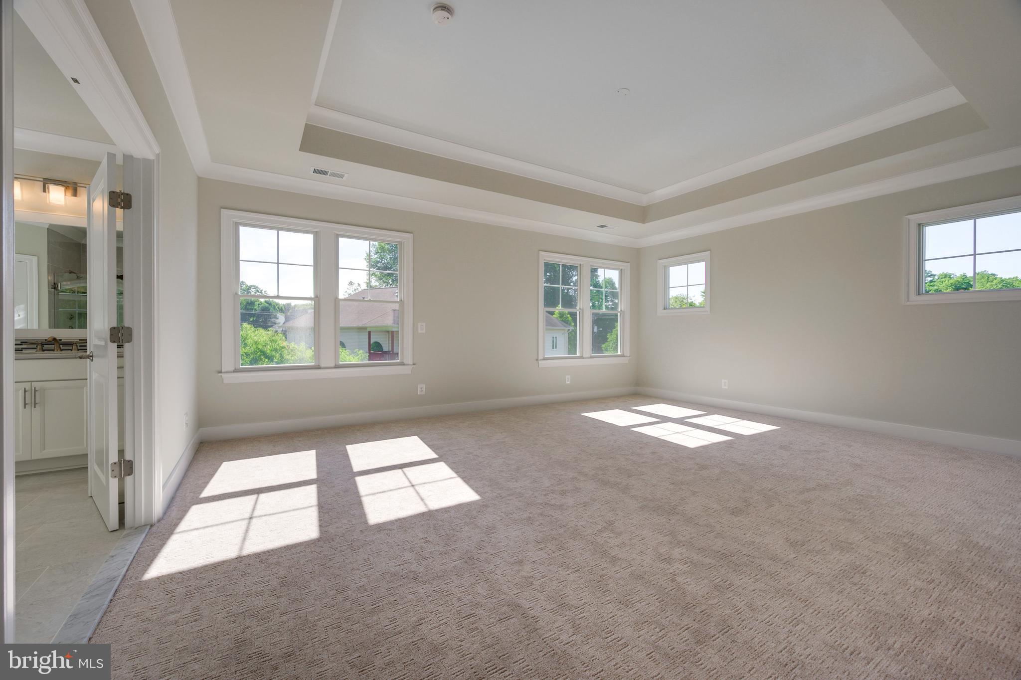 305 Cabin Road Southeast Vienna, VA 22180 - Photo 18 of 25 MASTER SUITE BEDROOM.