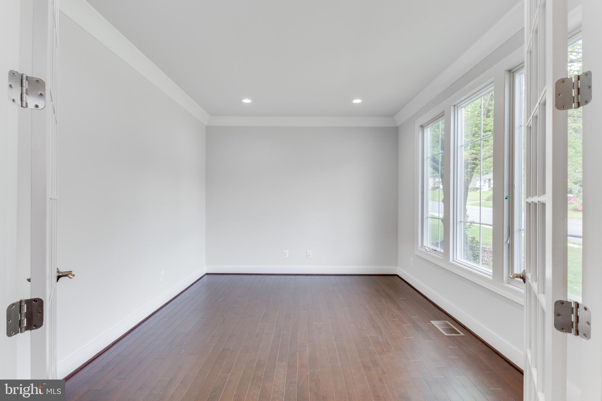 305 Cabin Road Southeast Vienna, VA 22180 - Photo 4 of 25 STUDY LOCATED OFF ENTRY FOYER.