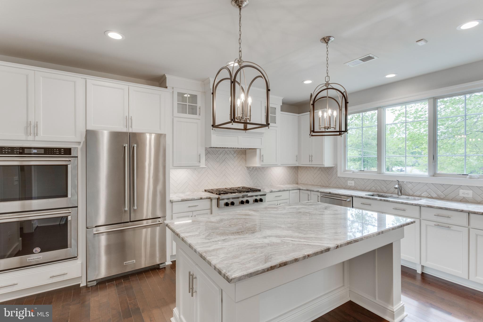 305 Cabin Road Southeast Vienna, VA 22180 - Photo 10 of 25 GOURMET KITCHEN.