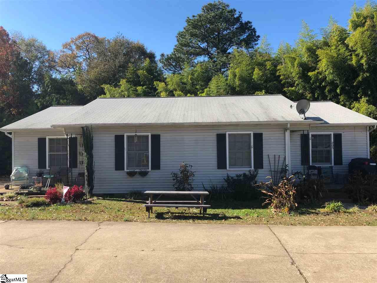 201 Roe Street Greer, SC 29651 - Photo 3 of 23 Gallery Image 3