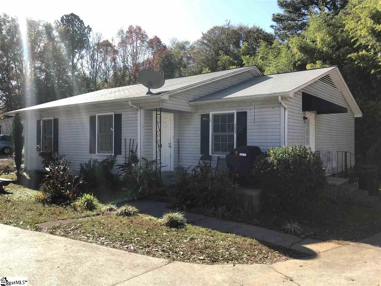 201 Roe Street Greer, SC 29651 - Photo 5 of 23 Gallery Image 5