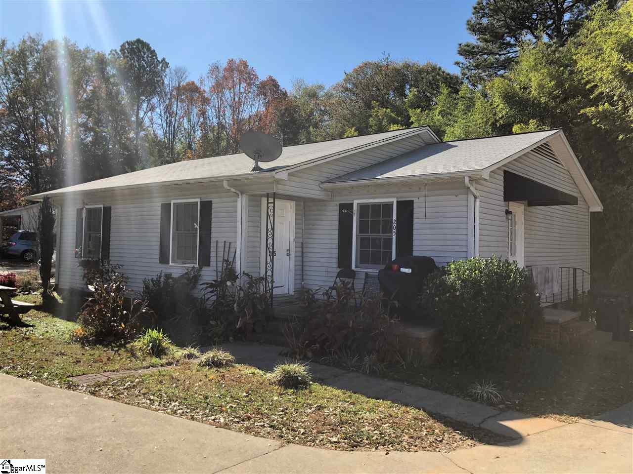 201 Roe Street Greer, SC 29651 - Photo 9 of 23 Gallery Image 9