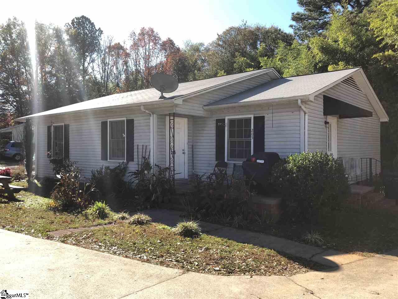 201 Roe Street Greer, SC 29651 - Photo 10 of 23 Gallery Image 10
