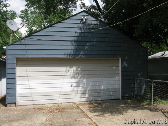 1728 South College Street Springfield, IL 62704 - Photo 12 of 13 Gallery Image 12