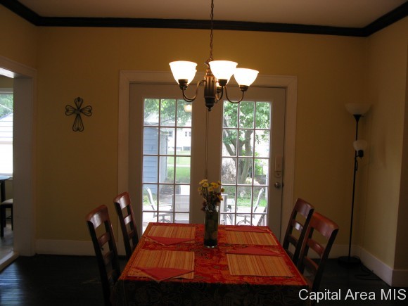 1728 South College Street Springfield, IL 62704 - Photo 5 of 13 Gallery Image 5