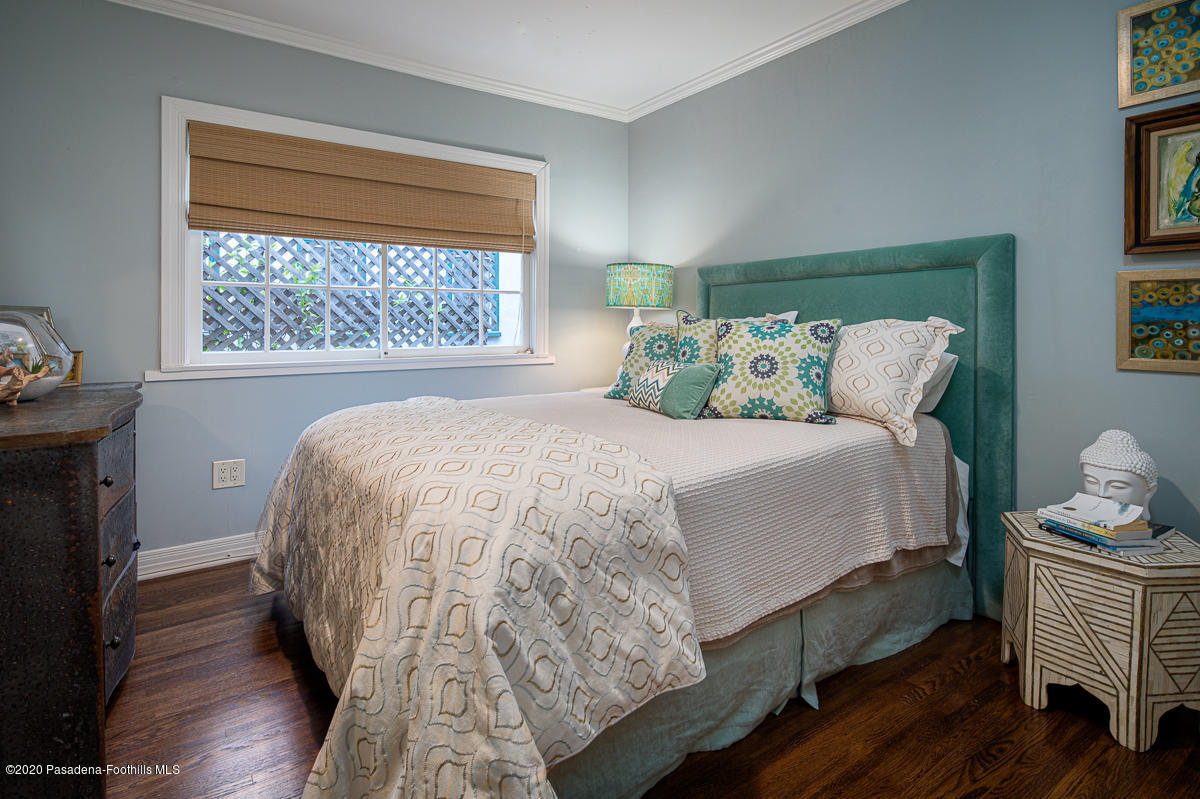 72 Annandale Road Pasadena, CA 91105 - Photo 26 of 45 a bed sitting in a bedroom next to a window