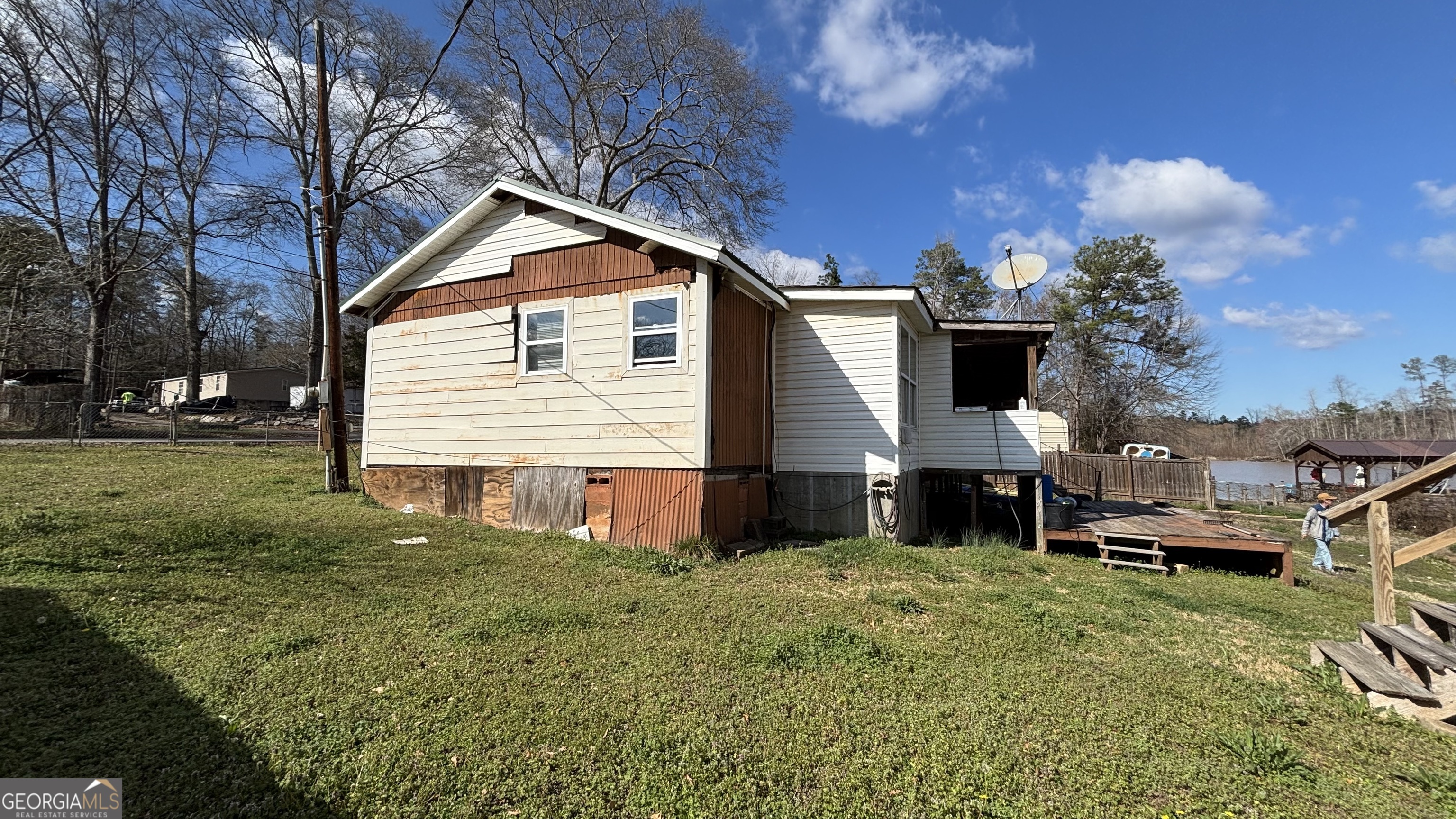 215 Cherokee Drive Jackson, GA 30233 - Photo 5 of 21
