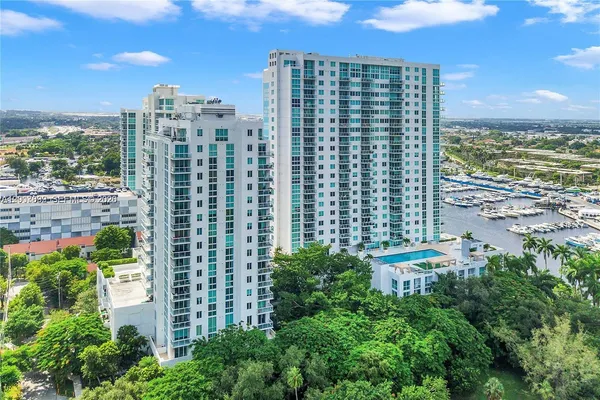 $2,500 | 1871 Northwest S River Drive, Unit 802, Miami, FL 33125