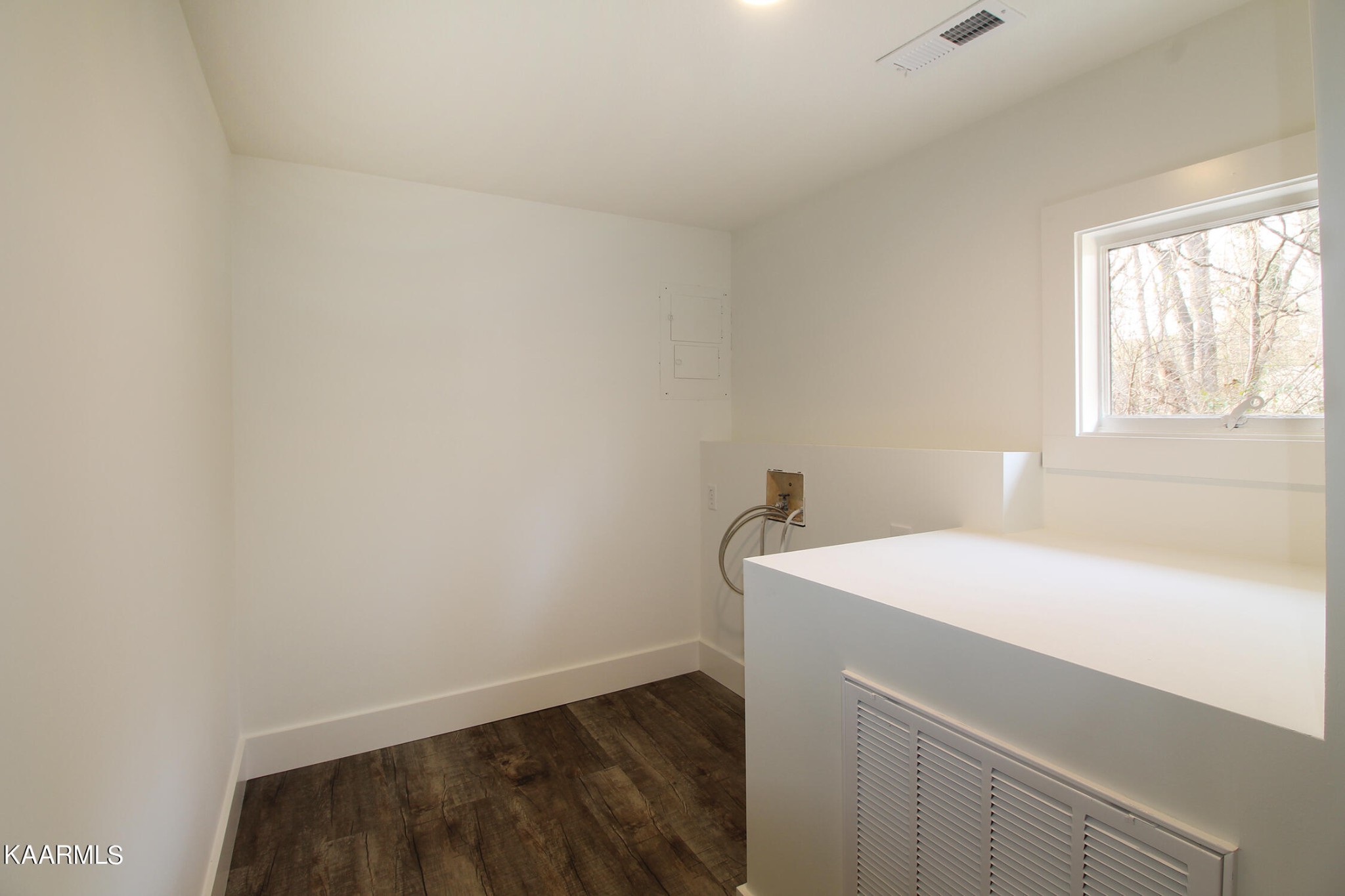 115 Jonathan Lane Oak Ridge, TN 37830 - Photo 8 of 22 Gallery Image 8