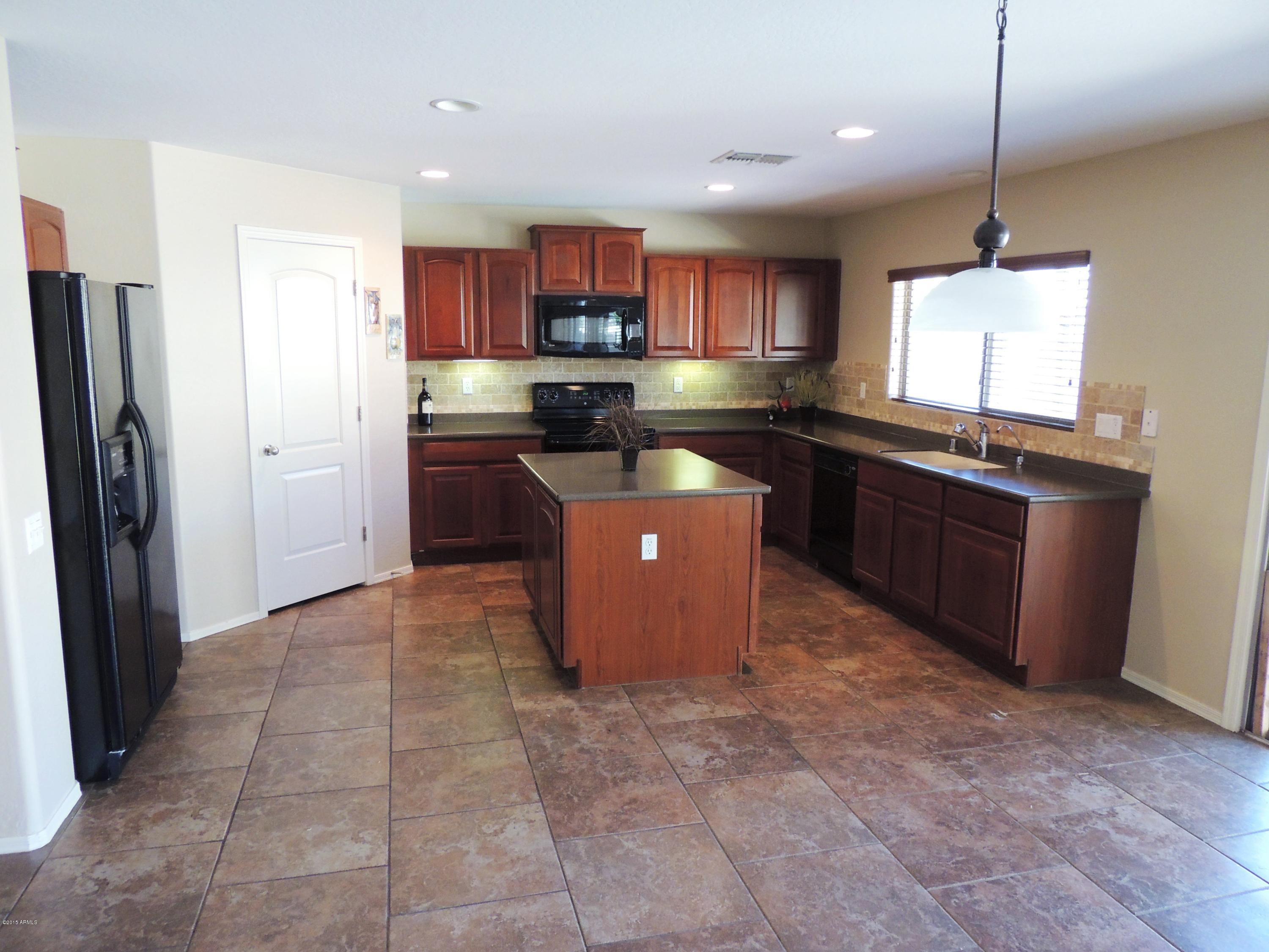 43266 West Magnolia Road Maricopa, AZ 85138 - Photo 4 of 34 Kitchen