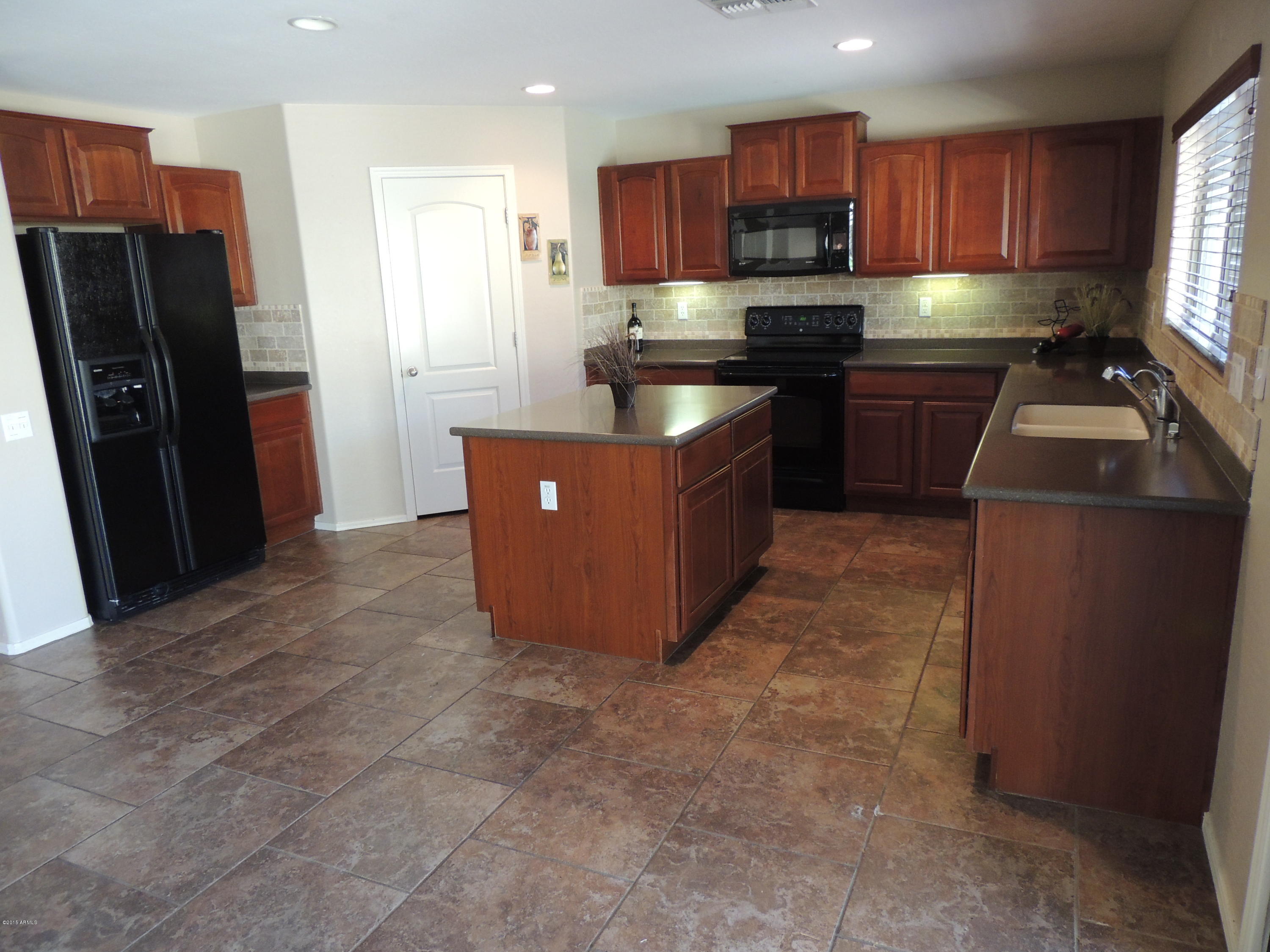 43266 West Magnolia Road Maricopa, AZ 85138 - Photo 5 of 34 Kitchen 2