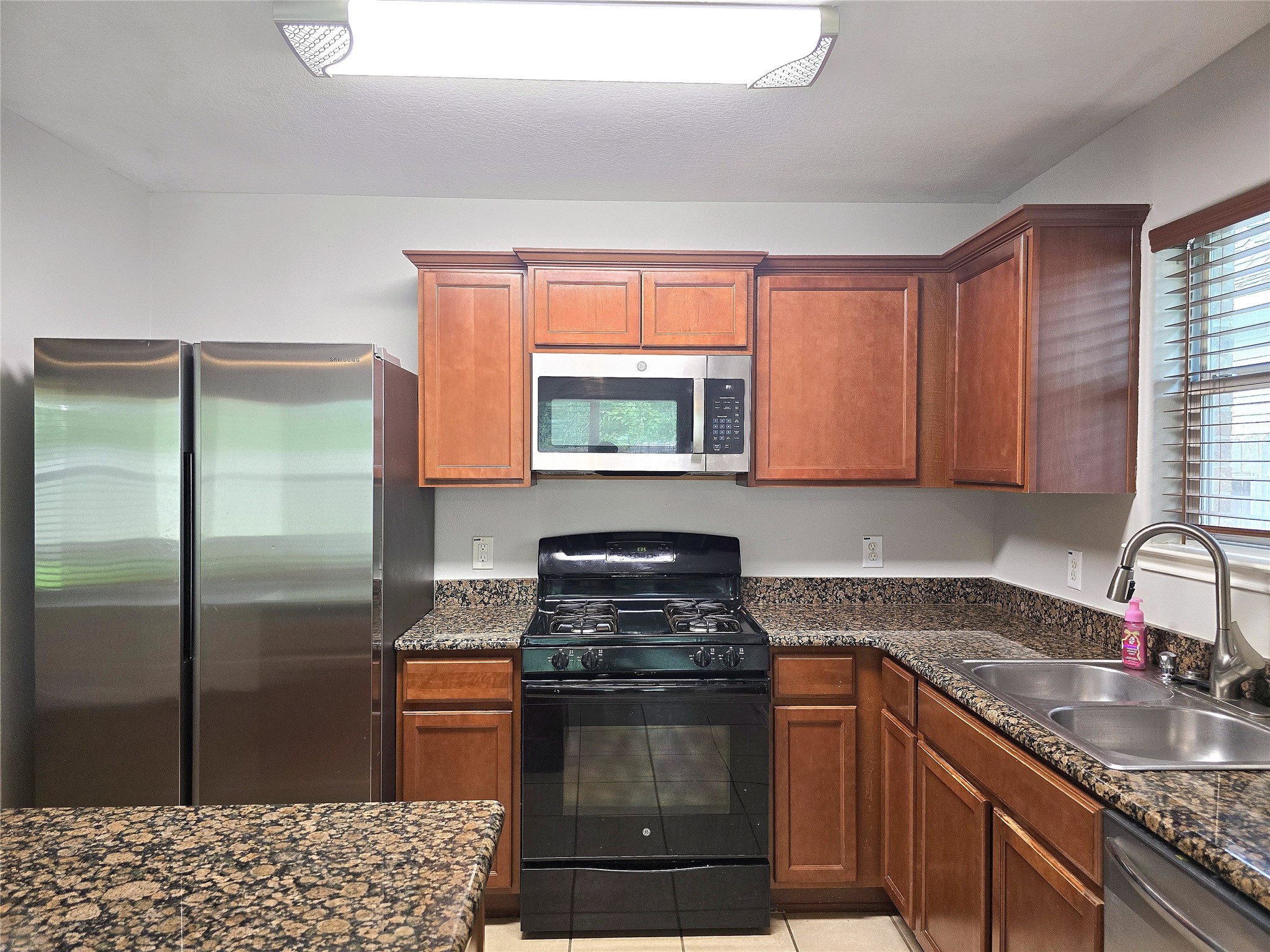 10320 Stone Gate Drive Conroe, TX 77385 - Photo 6 of 31