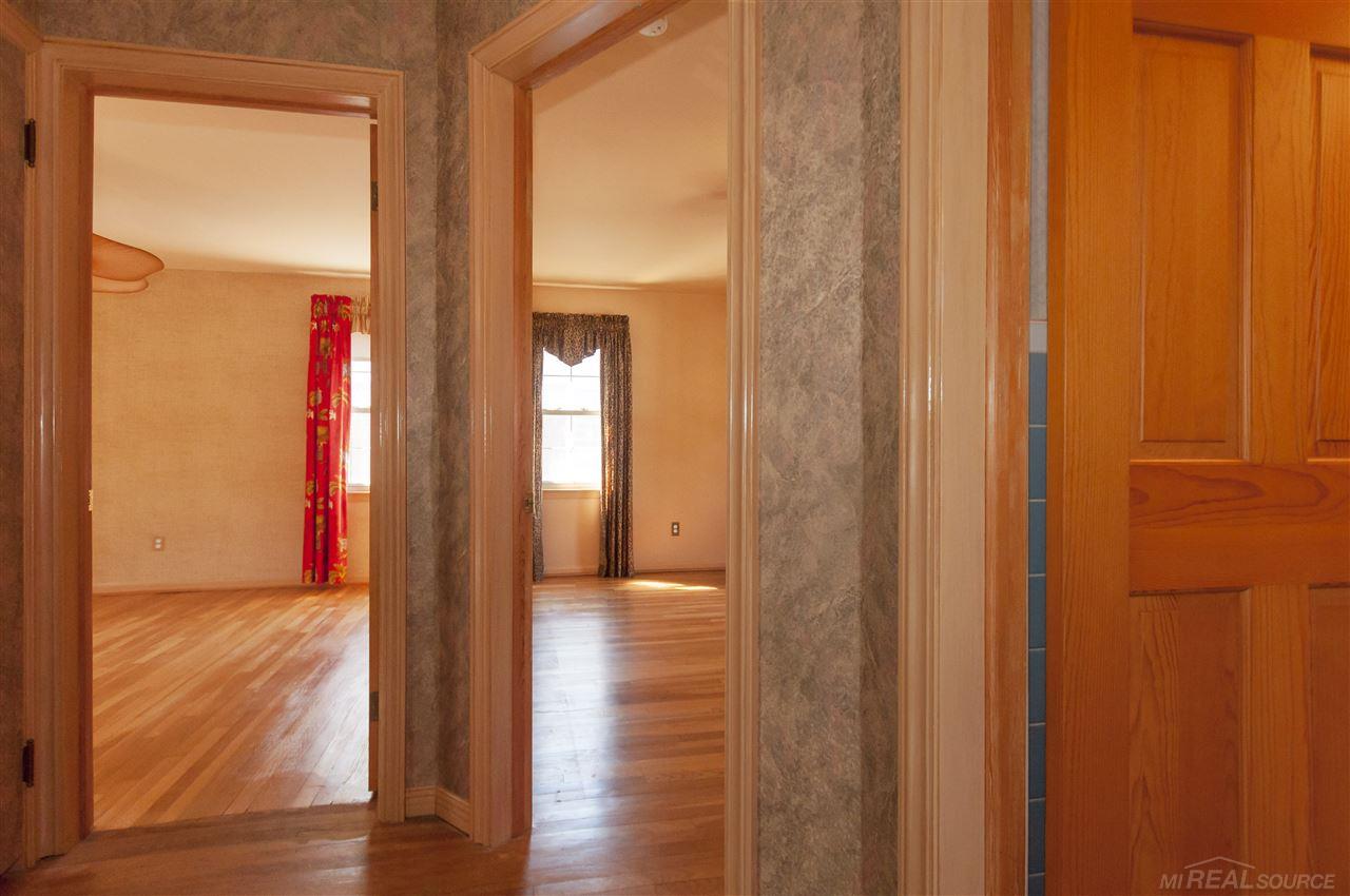 456 Roland Road Grosse Pointe, MI 48236 - Photo 17 of 37 50022917-16.JPG