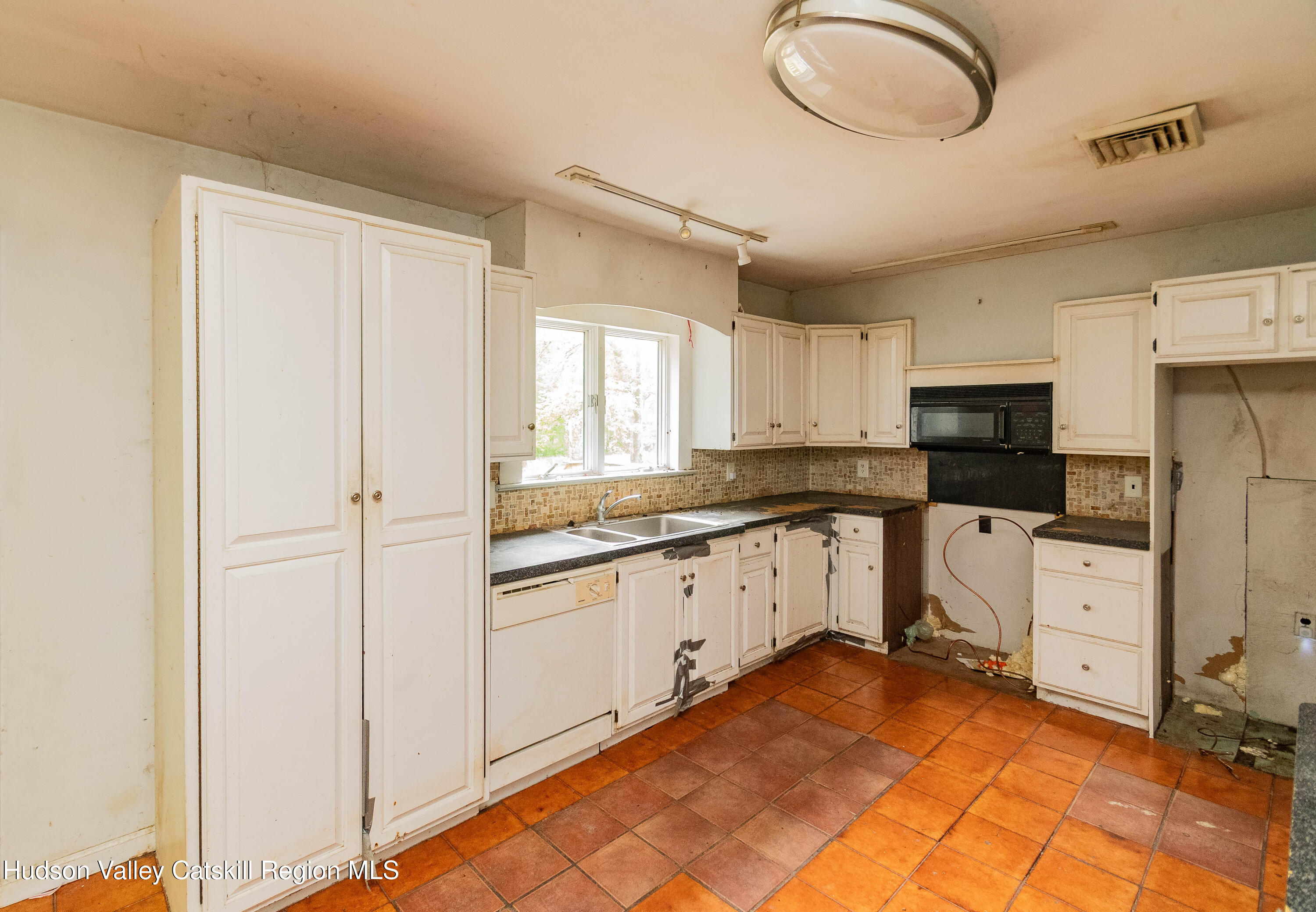 573 Plutarch Road Highland, NY 12528 - Photo 11 of 40 DSC_5392