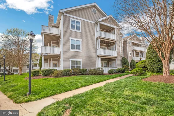 $325,000 | 14302 Rosy Lane, Unit 35, Centreville, VA 20121