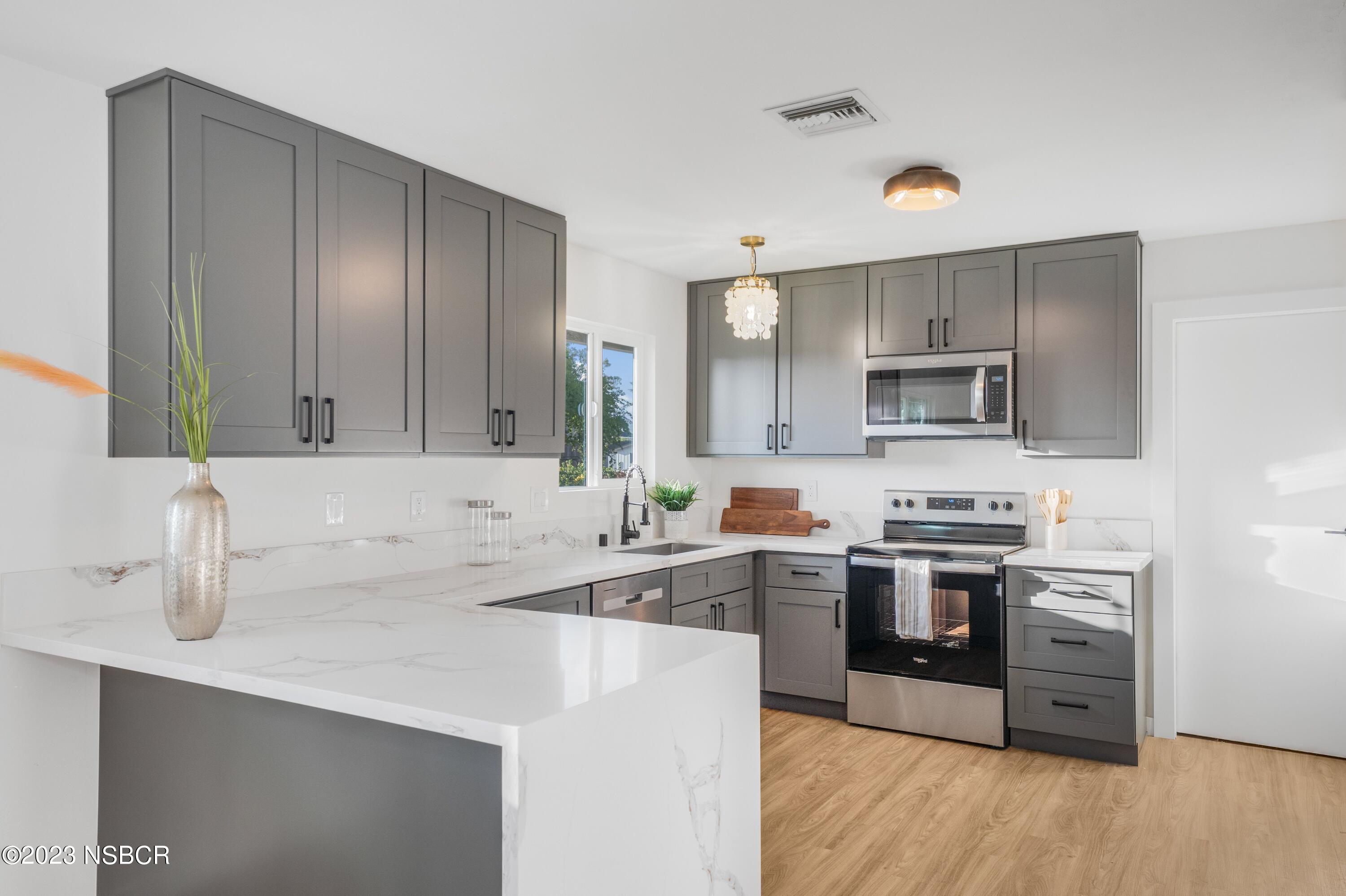 905 North X Street Lompoc, CA 93436 - Photo 9 of 35 8