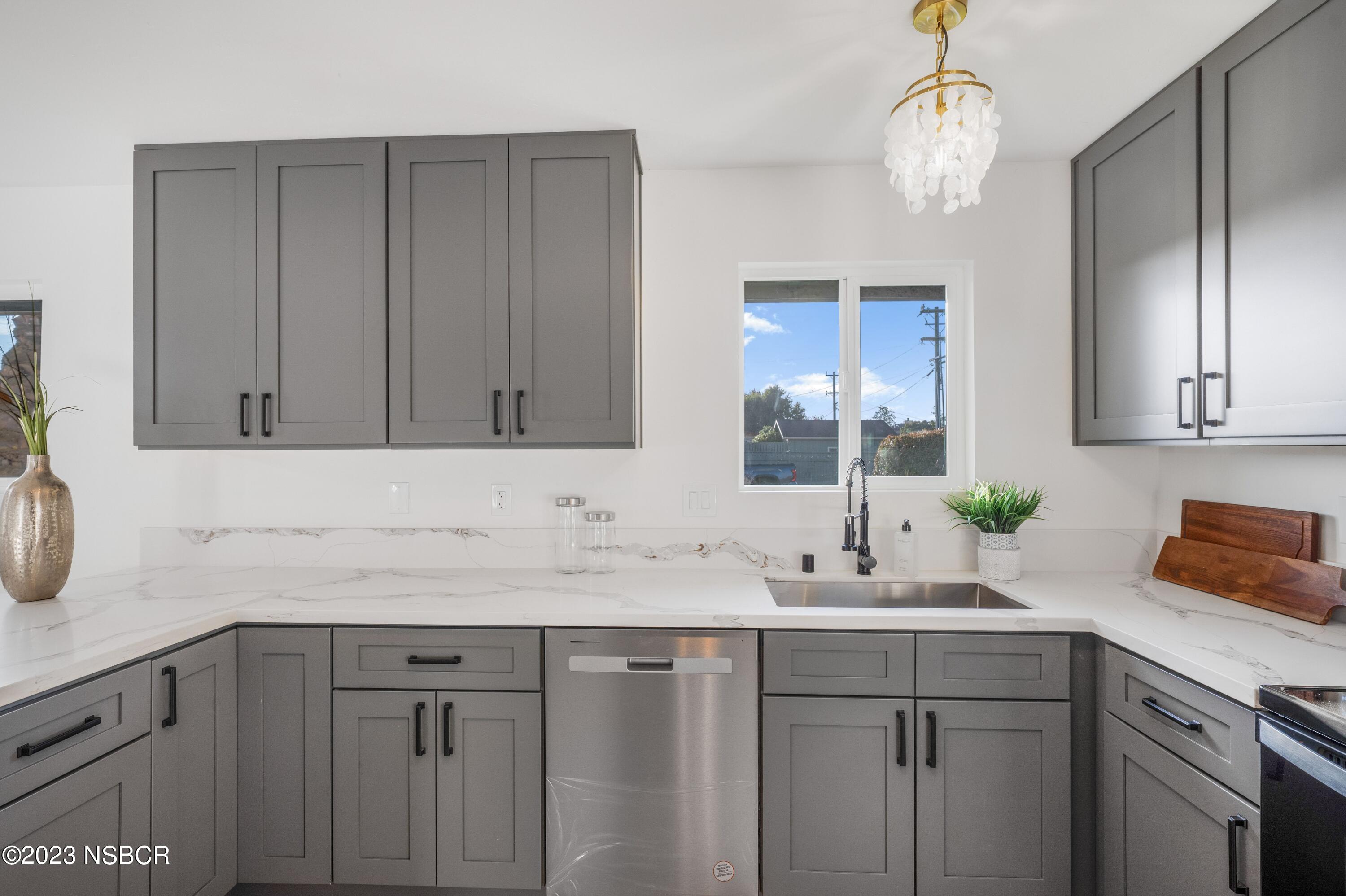 905 North X Street Lompoc, CA 93436 - Photo 10 of 35 9