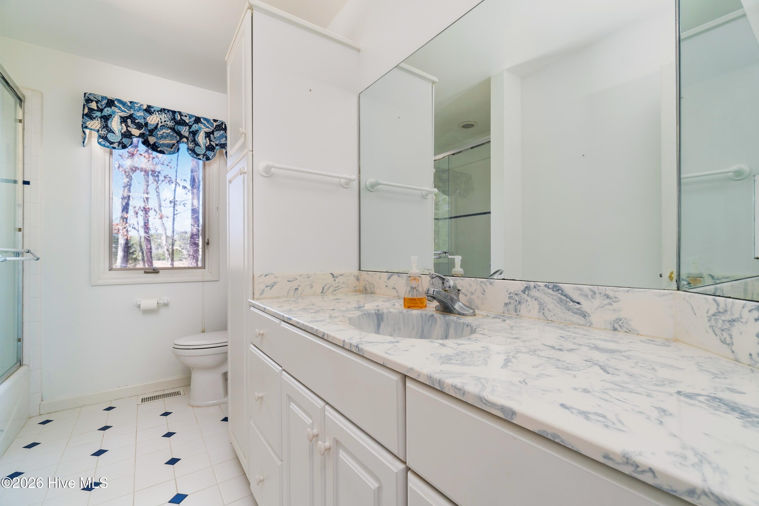 615 Bent Tree Road Oriental, NC 28571 - Photo 19 of 40 022_Guest Bathroom