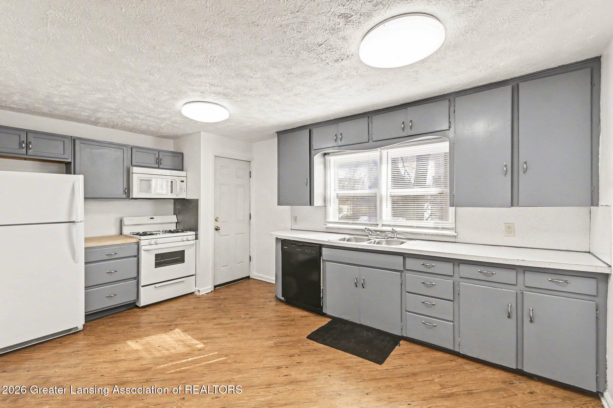 514 North Walnut Street Lansing, MI 48933 - Photo 16 of 30 020_file_4049