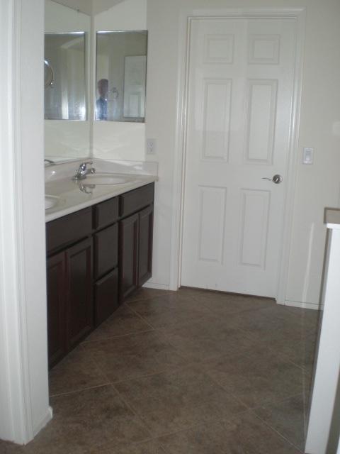 7312 West Beverly Road Laveen, AZ 85339 - Photo 8 of 10 MASTERBATH