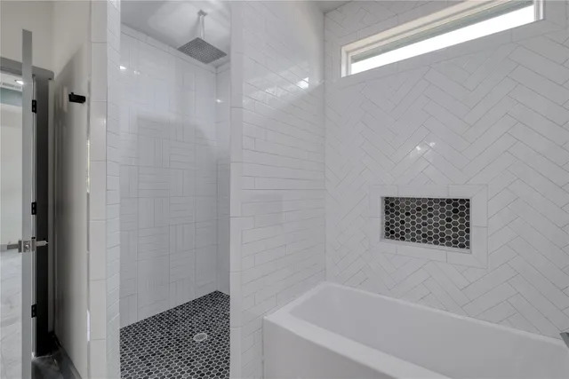 $370,000 | 204 Washington Street, Elgin, TX 78621