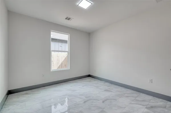 $356,000 | 204 Washington Street, Elgin, TX 78621