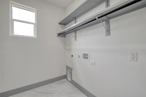 $356,000 | 204 Washington Street, Elgin, TX 78621