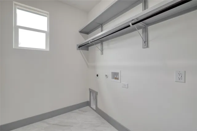 $370,000 | 204 Washington Street, Elgin, TX 78621