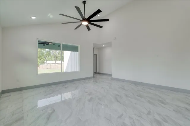 $370,000 | 204 Washington Street, Elgin, TX 78621