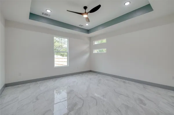 $356,000 | 204 Washington Street, Elgin, TX 78621