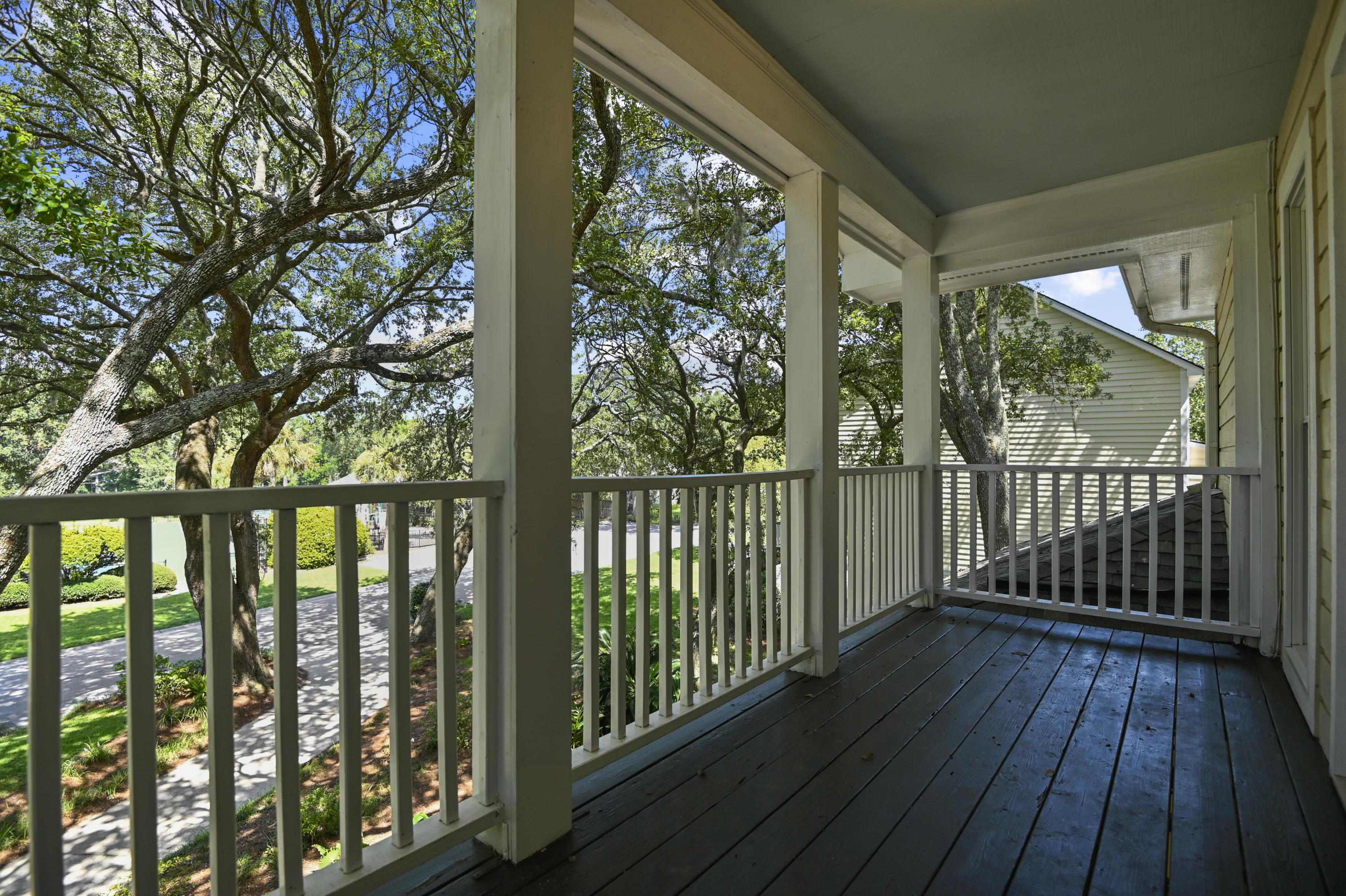 1541 Oak Landing Road Mount Pleasant, SC 29464 - Photo 3 of 40 1541 Oaklanding (10)