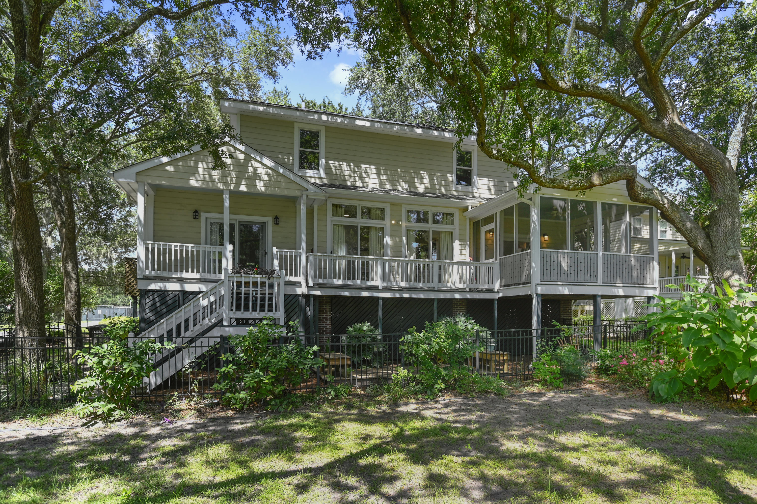 1541 Oak Landing Road Mount Pleasant, SC 29464 - Photo 35 of 40 1541 Oaklanding (36)