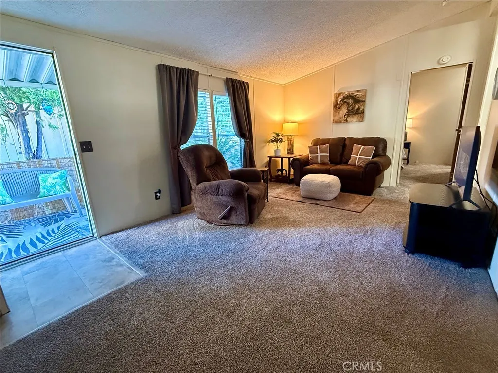 1550 Rory Simi Valley, Unit 80 Simi Valley, CA 93065 - Photo 3 of 11