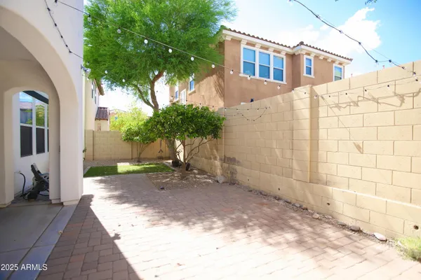 $2,990 | 1090 West Caroline Lane, Tempe, AZ 85284