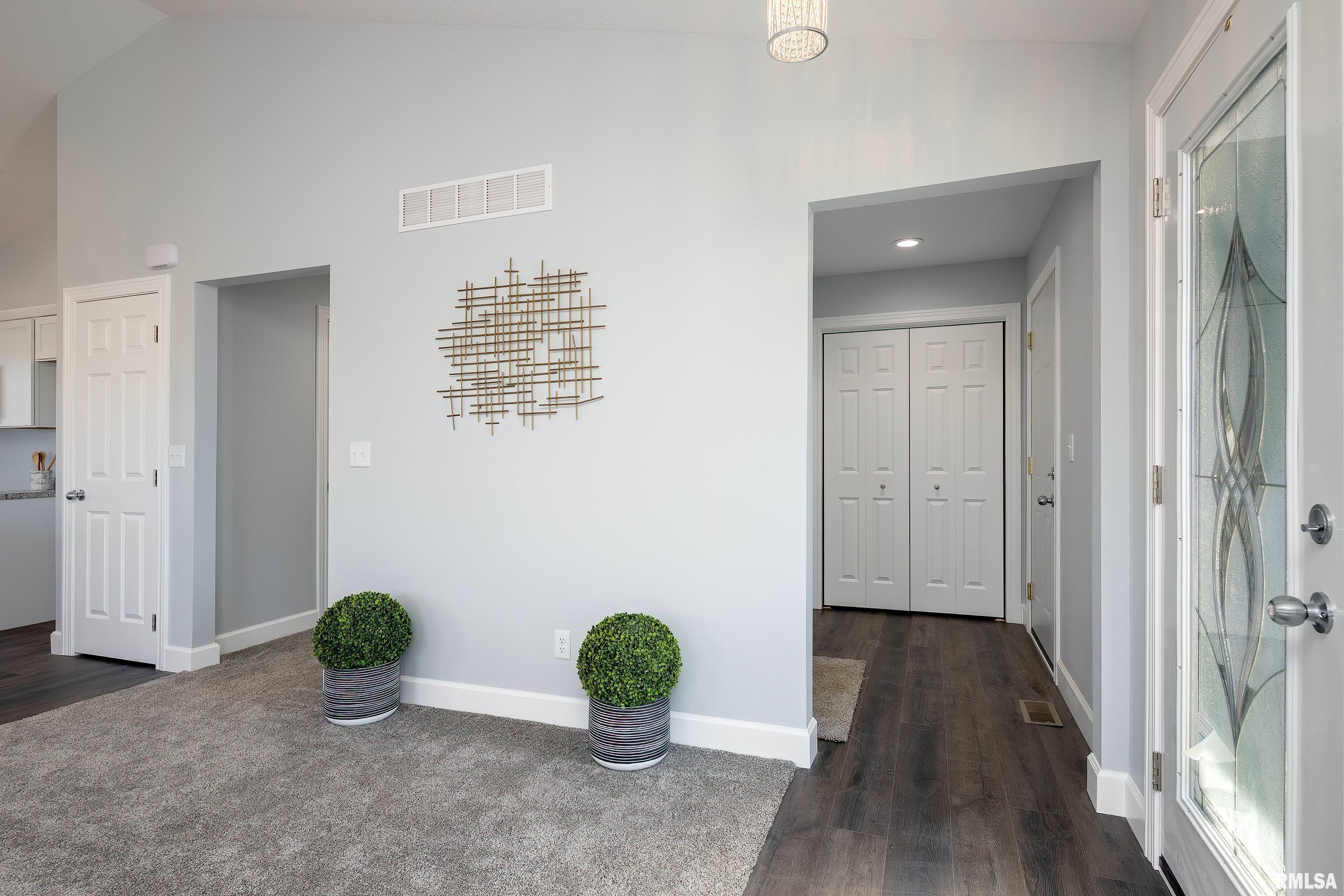 1237 Waverly Road Davenport, IA 52804 - Photo 12 of 31 Gallery Image 12