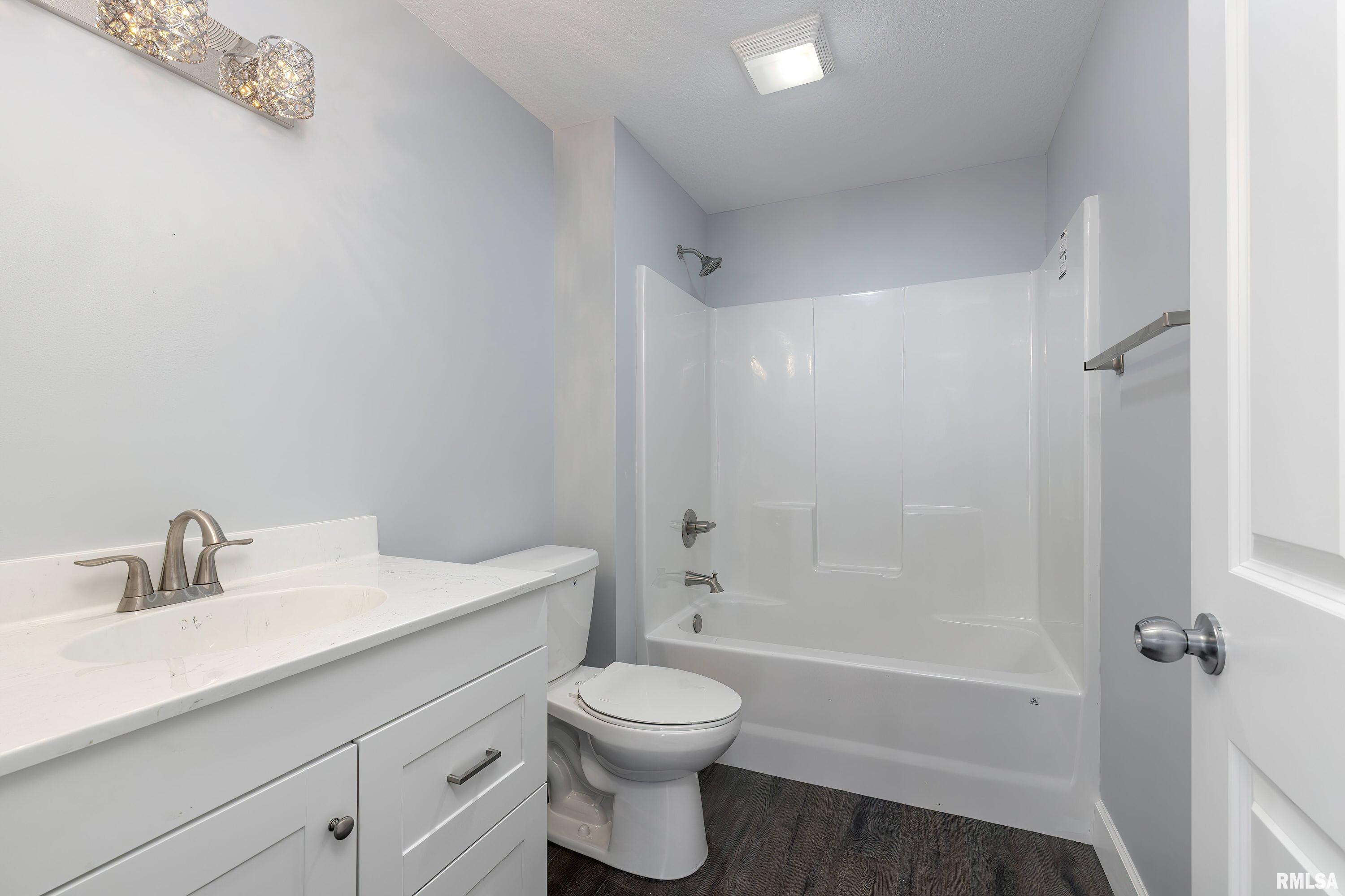 1237 Waverly Road Davenport, IA 52804 - Photo 13 of 31 Gallery Image 13