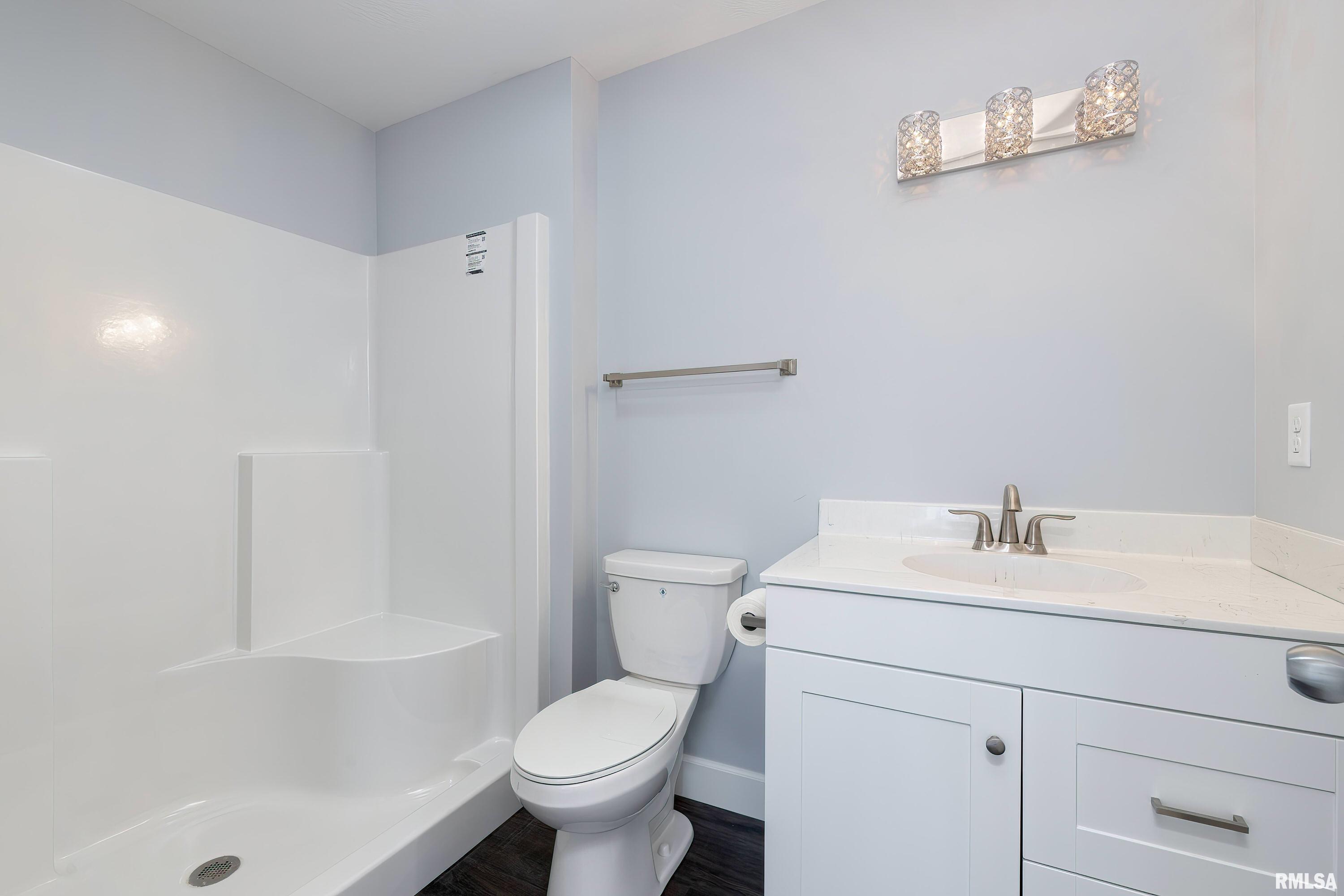 1237 Waverly Road Davenport, IA 52804 - Photo 17 of 31 Gallery Image 17