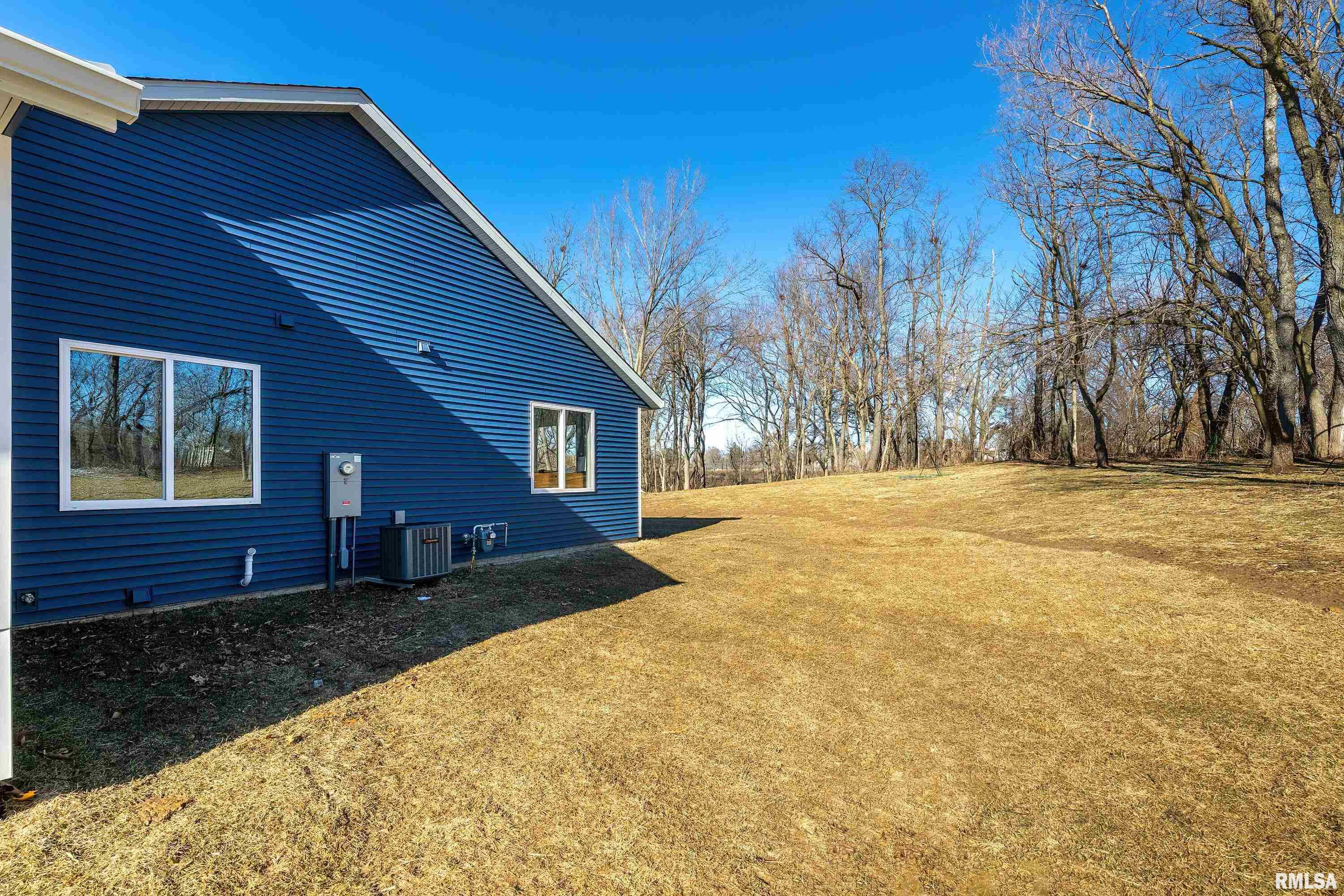 1237 Waverly Road Davenport, IA 52804 - Photo 30 of 31 Gallery Image 30