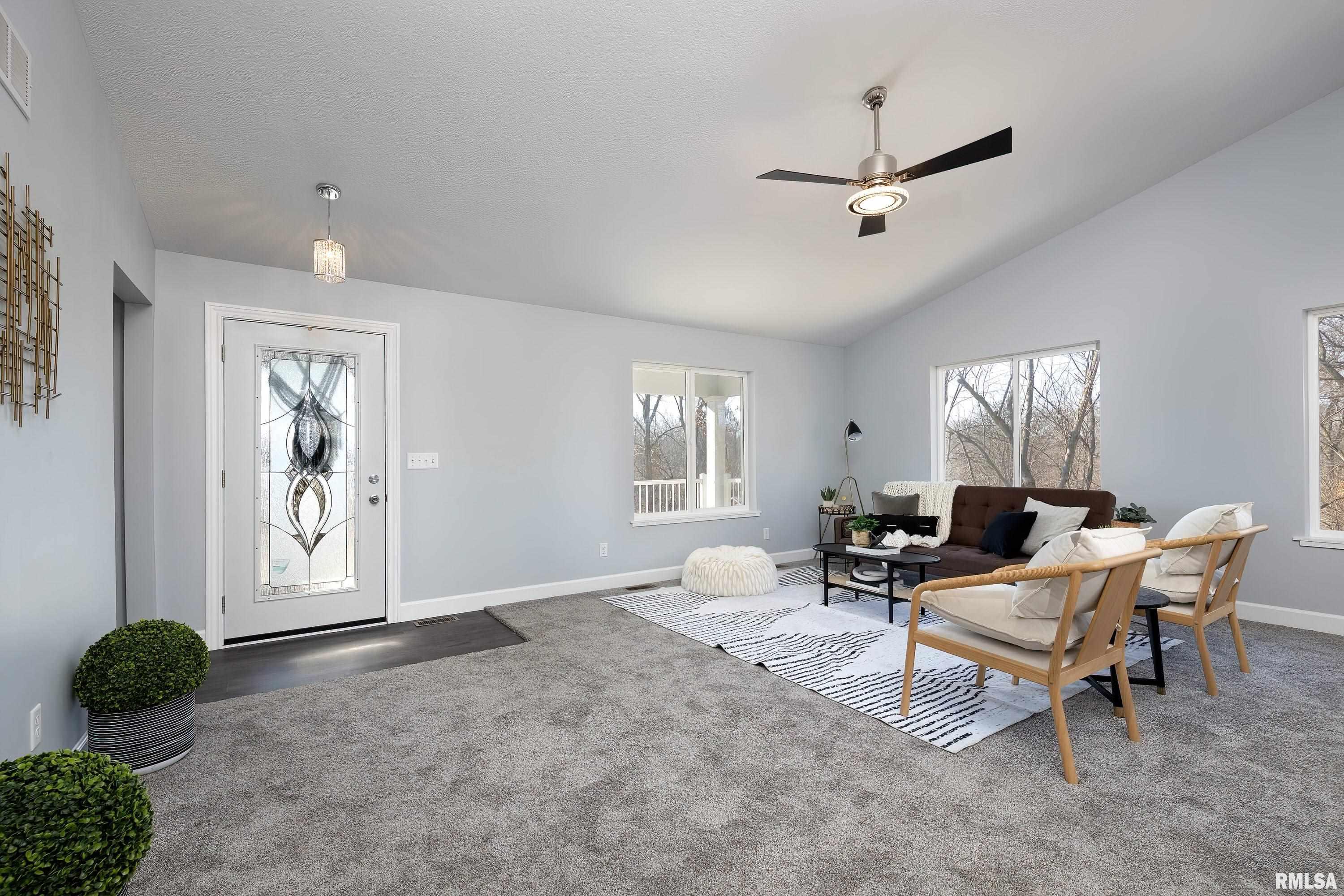 1237 Waverly Road Davenport, IA 52804 - Photo 3 of 31 Gallery Image 3