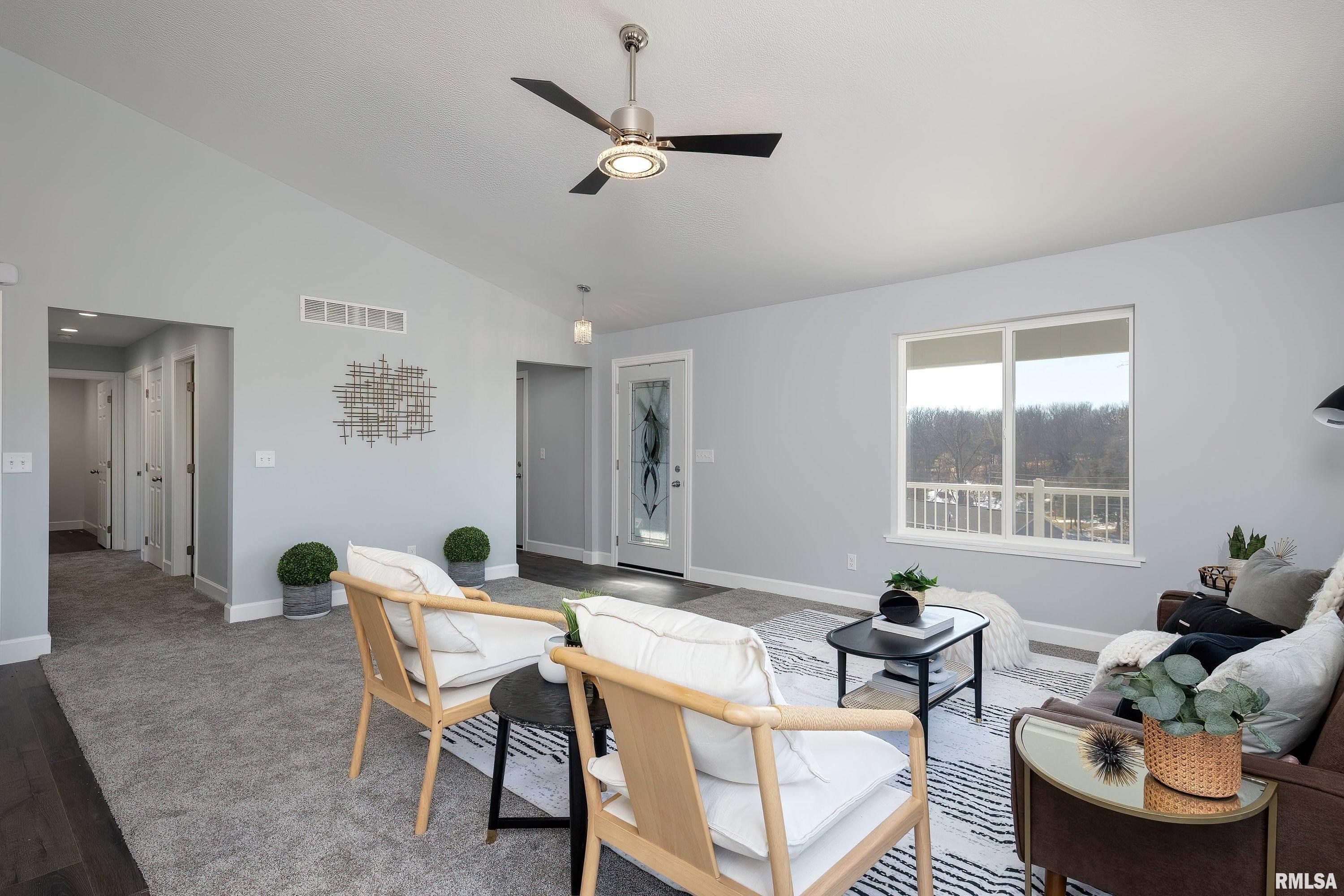 1237 Waverly Road Davenport, IA 52804 - Photo 6 of 31 Gallery Image 6