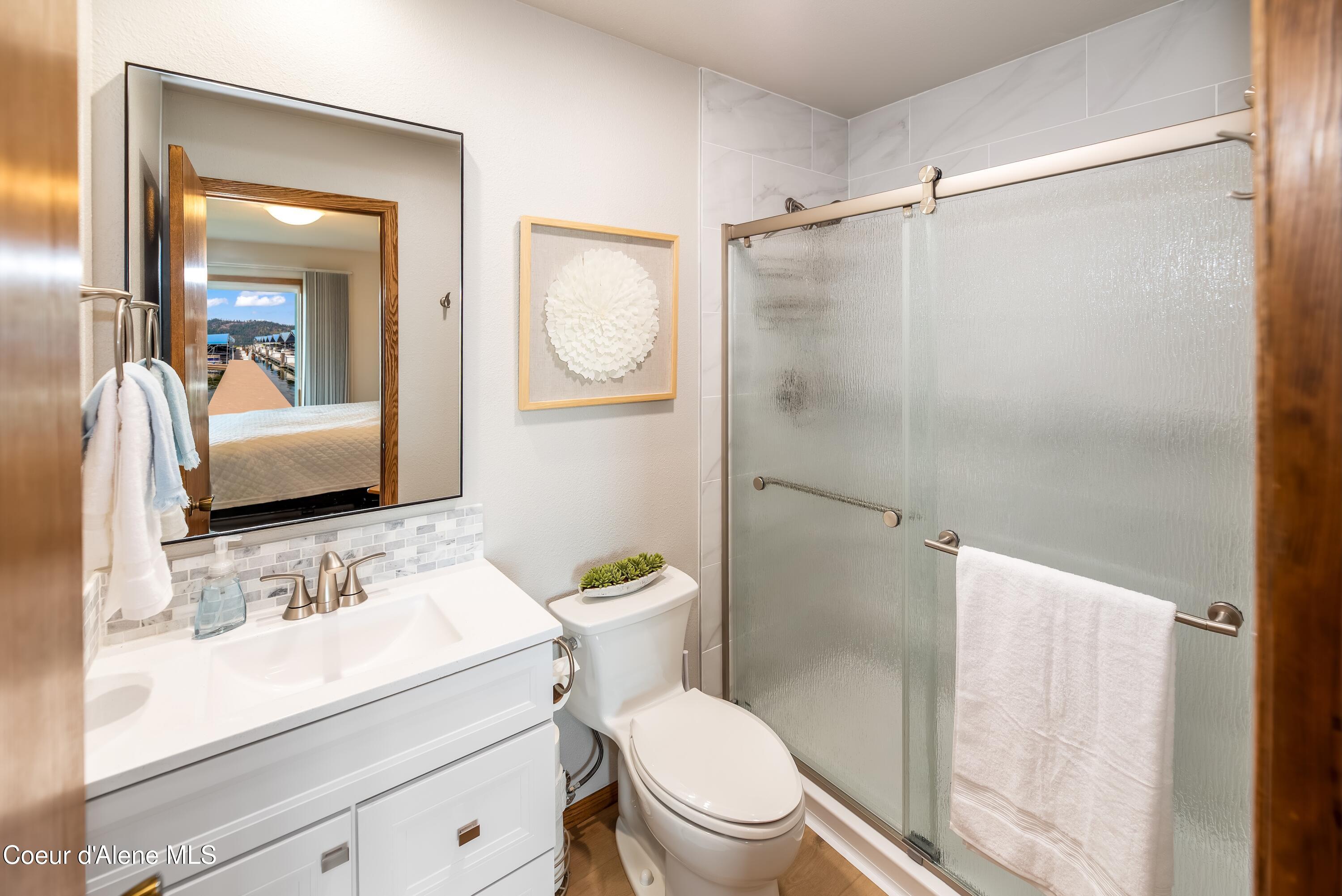 328 Bayview Drive Coolin, ID 83821 - Photo 25 of 35 Master Bath