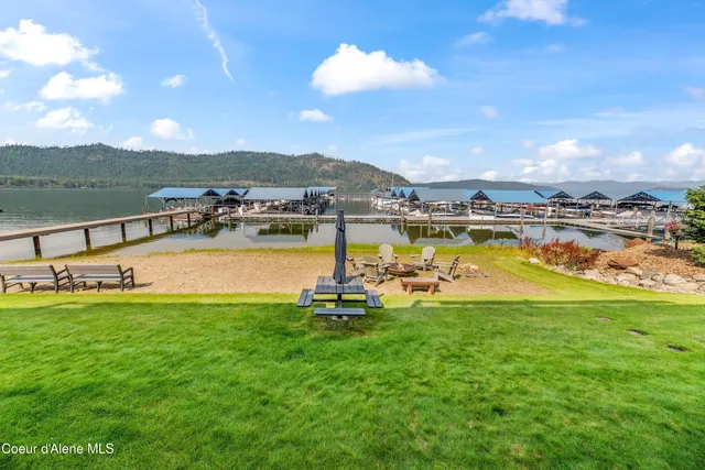 $775,000 | 328 Bayview Drive, Coolin, ID 83821