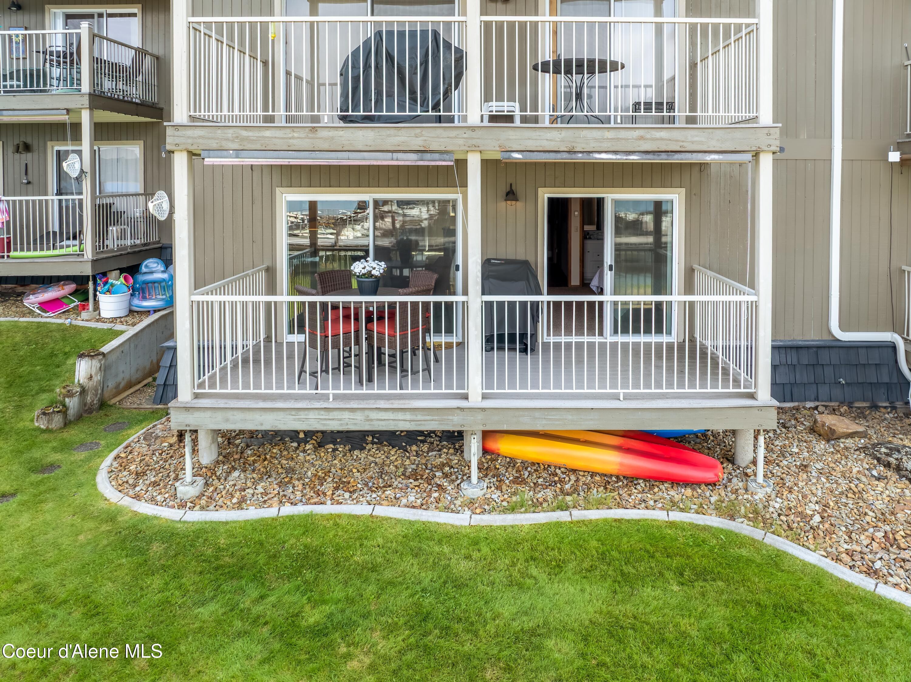 328 Bayview Drive Coolin, ID 83821 - Photo 10 of 35 Large Deck