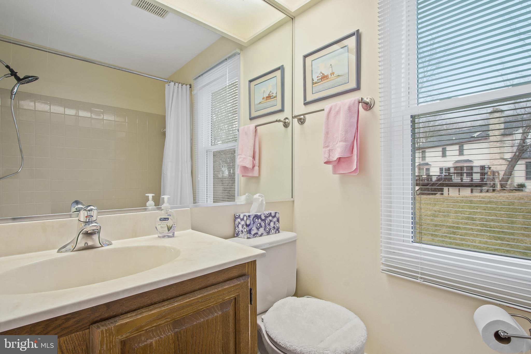 13813 Turnmore Road Silver Spring, MD 20906 - Photo 32 of 38 Upper Level Full Bath