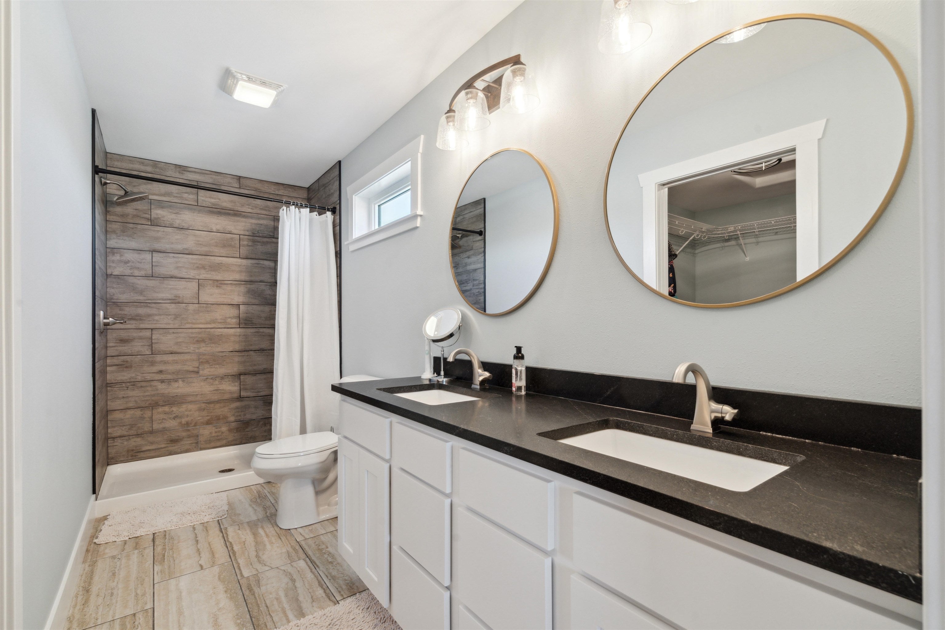 2157 Cheyenne Way Dubuque, IA 52002 - Photo 21 of 36 Gallery Image 21