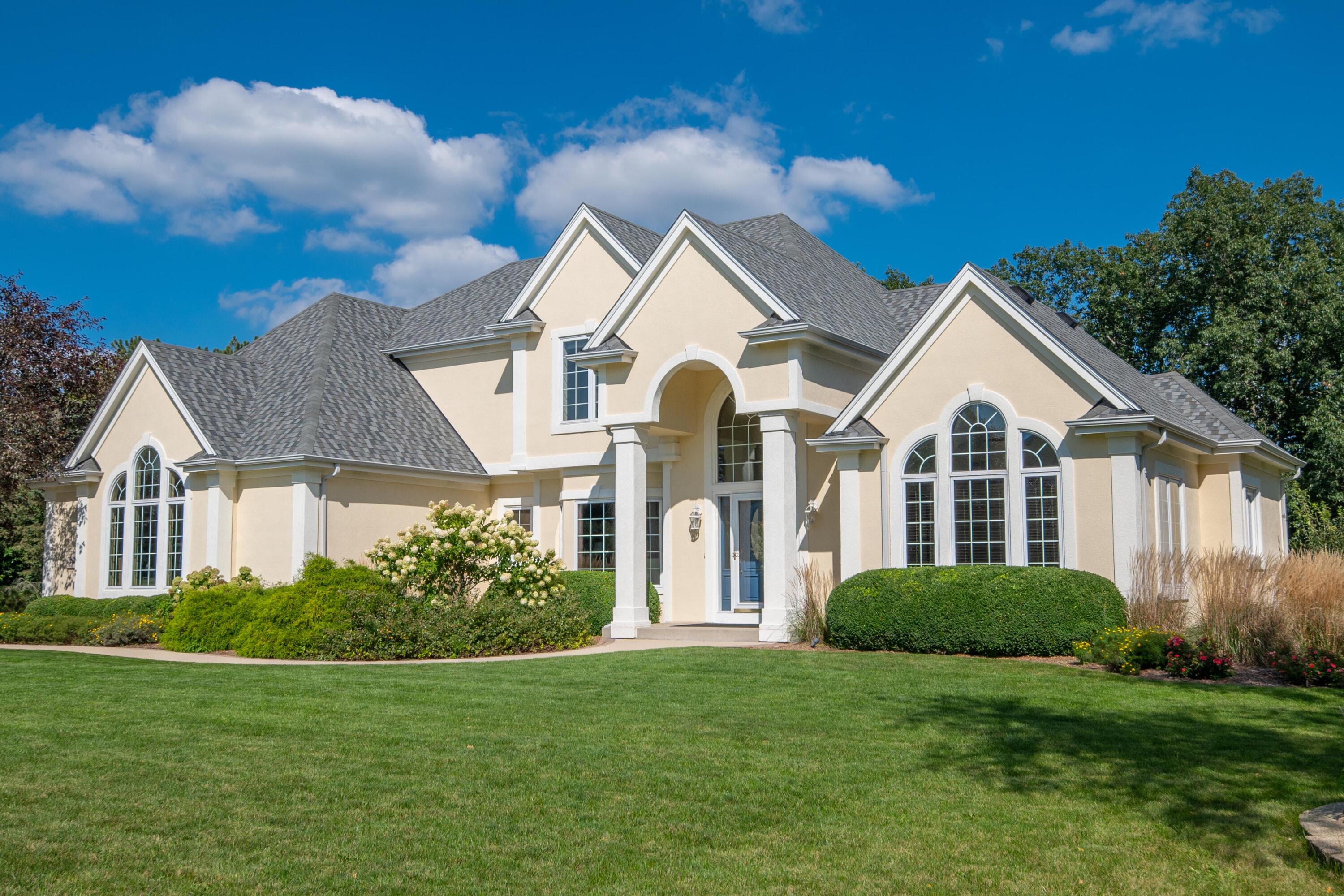 261 Steeple Pointe Circle Delafield, WI 53018 - Photo 6 of 70 Stunning architecture.