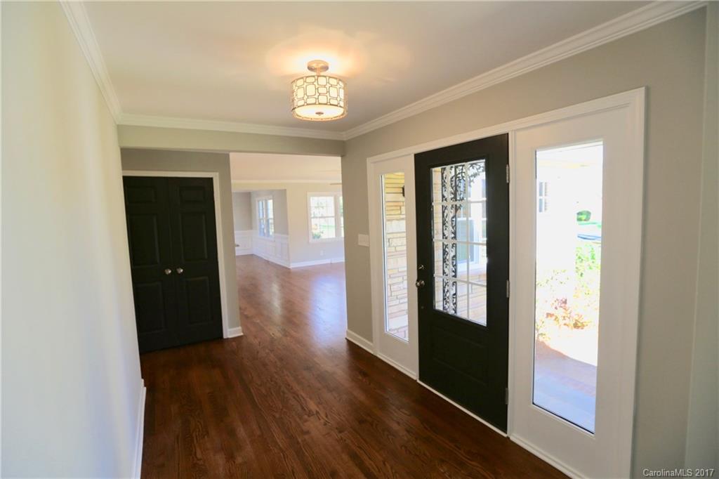 910 Lansdowne Road Charlotte, NC 28270 - Photo 2 of 20 Gallery Image 2