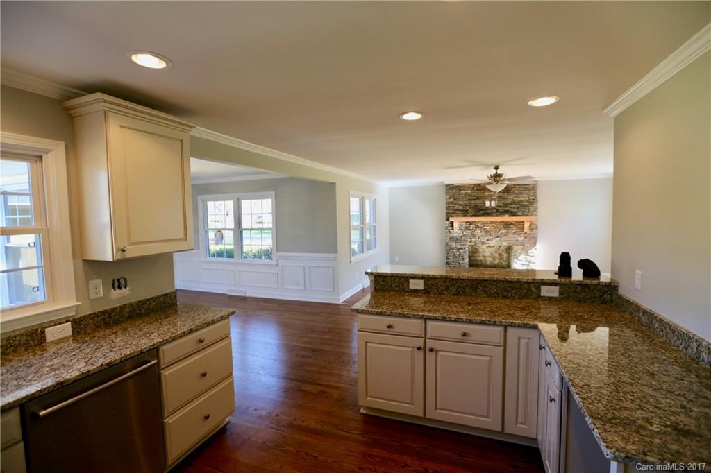 910 Lansdowne Road Charlotte, NC 28270 - Photo 4 of 20 Gallery Image 4