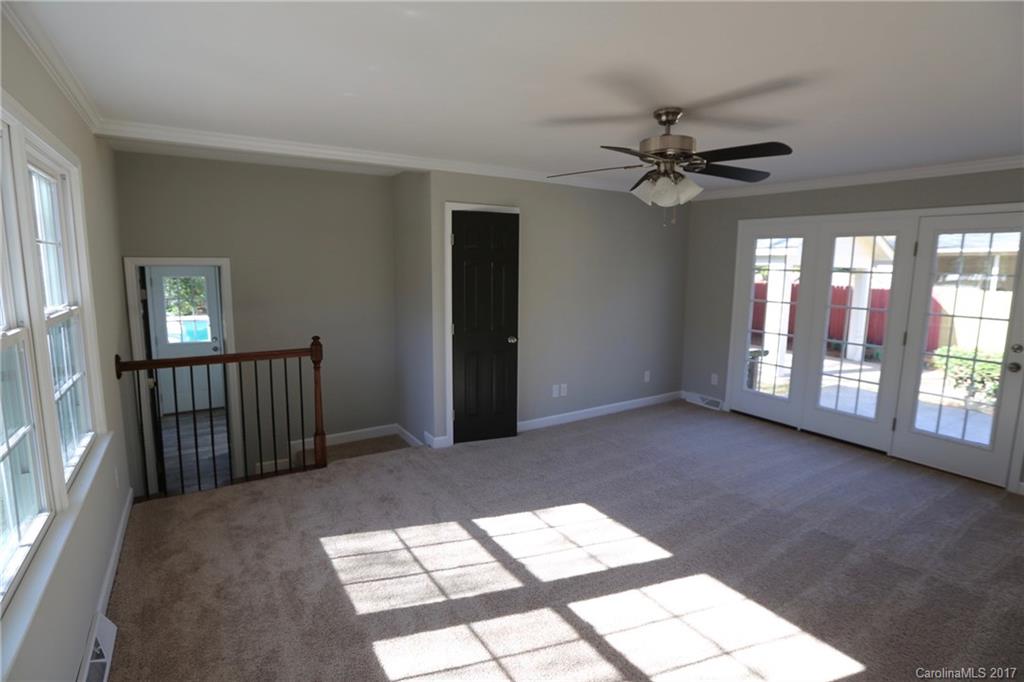 910 Lansdowne Road Charlotte, NC 28270 - Photo 9 of 20 Gallery Image 9