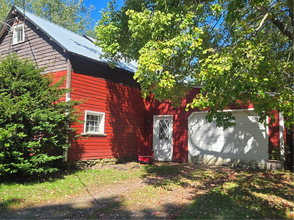 323 Gohan Road Maryland, NY 12155 - Photo 5 of 38